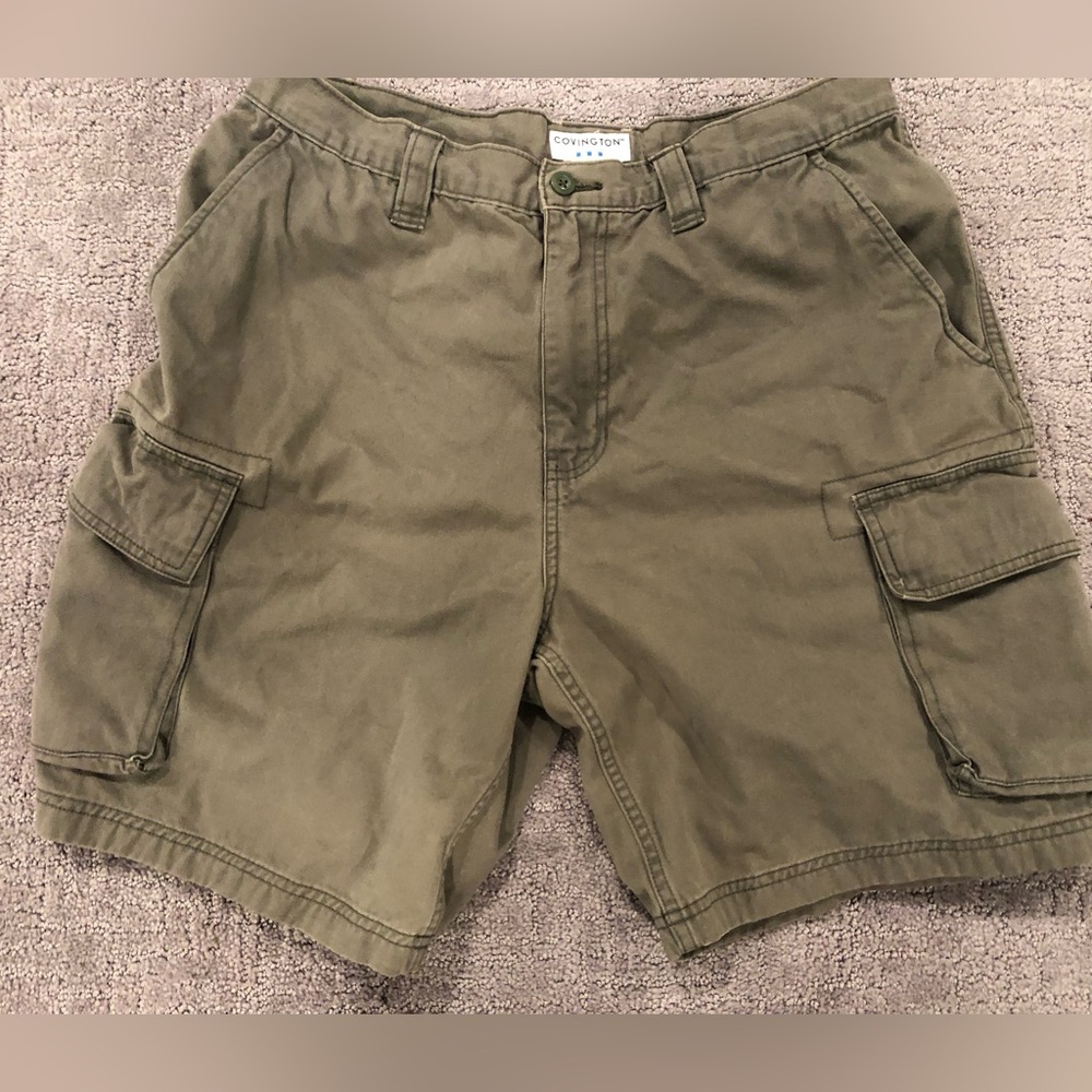 Covington Men’s Green Cargo Shorts